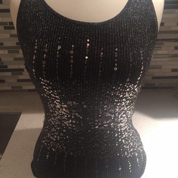 Le Chateau Knit Top - Picture 2 of 2